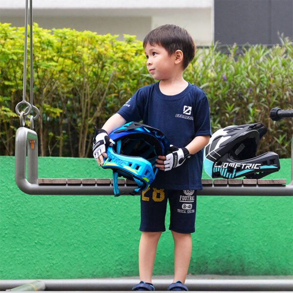 75px_DSC3426_1800x1800.jpg Children Full Face Helmet